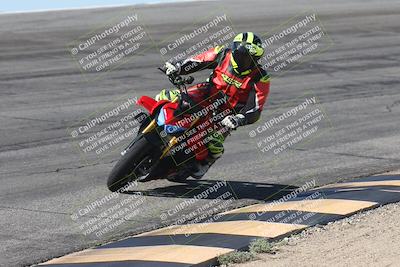 media/Oct-13-2025-Moto Forza (Mon) [[a66d839500]]/3-B Group/Session 2 (Bowl)/